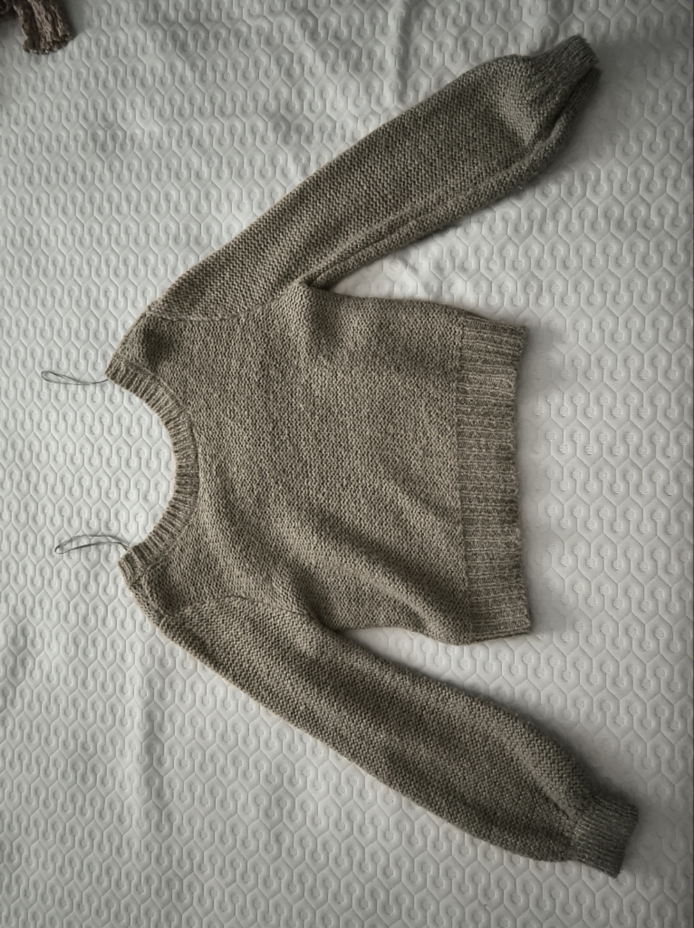 Moon & Madison sage green low open-back sweater, Medium